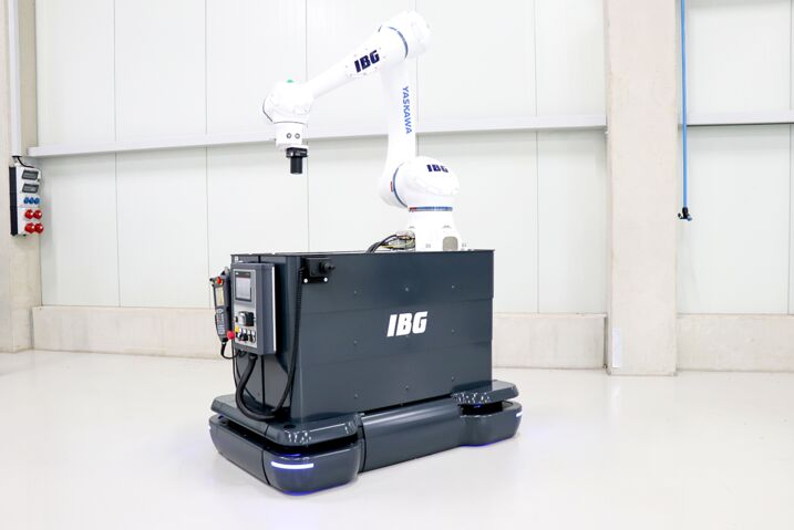 Logistics / Automated Guided Vehicles - FC RoboLite real mobile robotics for efficient transport in your logistics from IBG