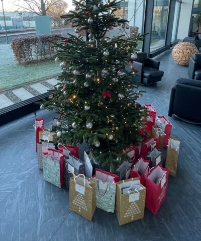 IBG - Weihnachtsbaum und Geschenke 2022